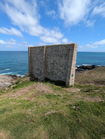 Vue sur Le Mur face à la mer., mai 2025