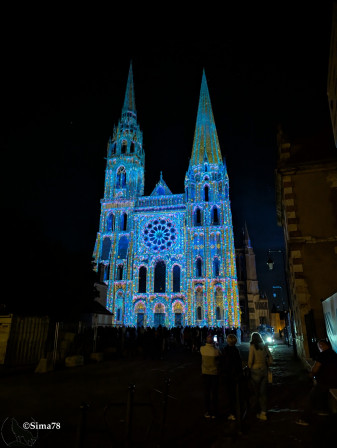 Cathédrale de Chartres illuminée, sept. 2025
