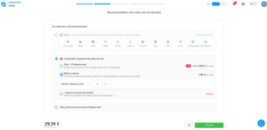Capture d'écran du shop Infomaniak, étape "Recommandation avec votre nom de domaine", proposant trois options de messagerie : kSuite (suite complète), "Commander uniquement des adresses mail" avec trois sous-options (Pack 10 adresses à 2,20 €/mois, Mail sur mesure à 1,50 €/mois avec 5 adresses sélectionnées, ou 1 adresse gratuite Starter), et "Non, je n'ai pas encore besoin d'adresse mail". Montant total affiché : 29,39 €.