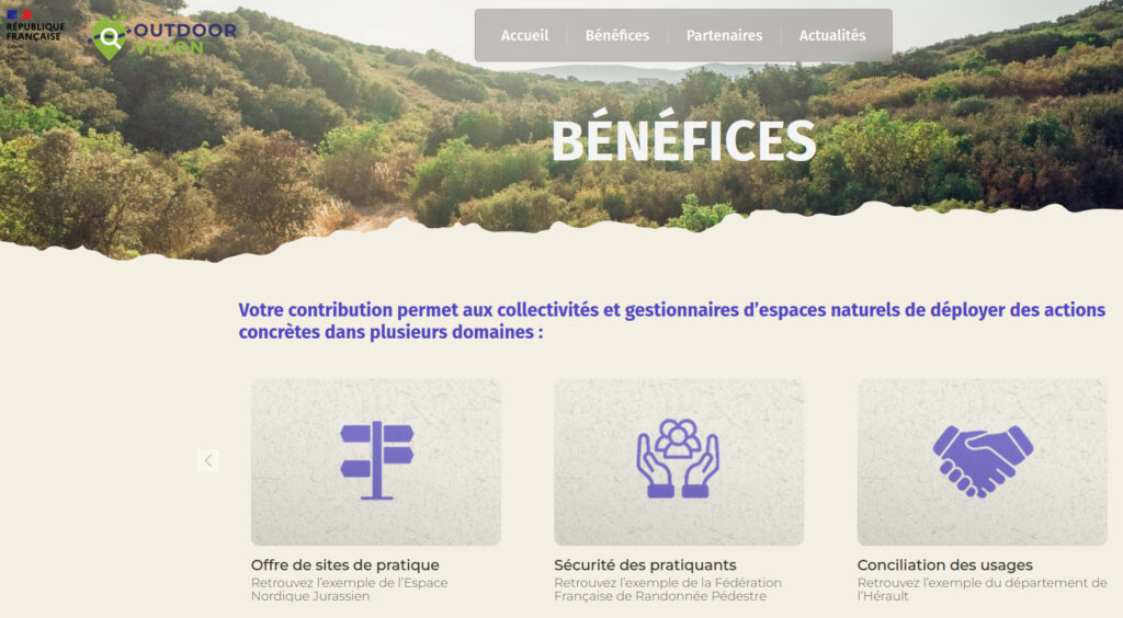 Page « Bénéfices » du site OutdoorVision, présentant trois axes d'action : offre de sites de pratique, sécurité des pratiquants et conciliation des usages, sur fond de paysage naturel